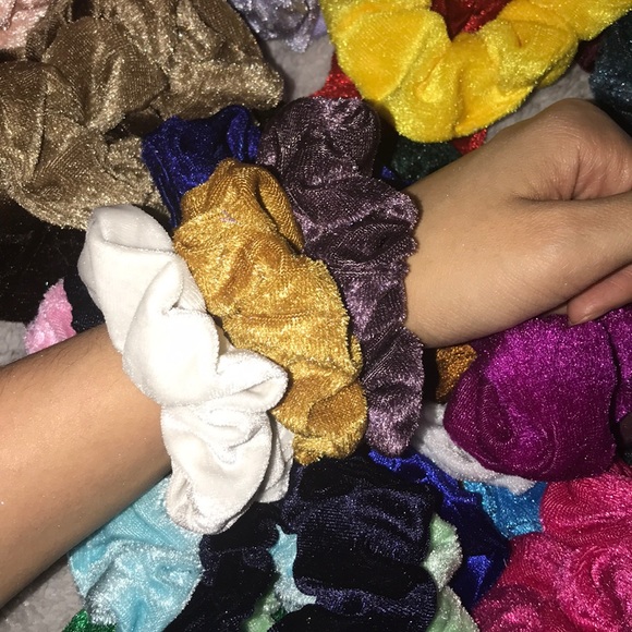 RESTOCKING SOON‼️SCRUNCHIES MYSTERY BUNDLE 🤩💖 - Picture 5 of 5